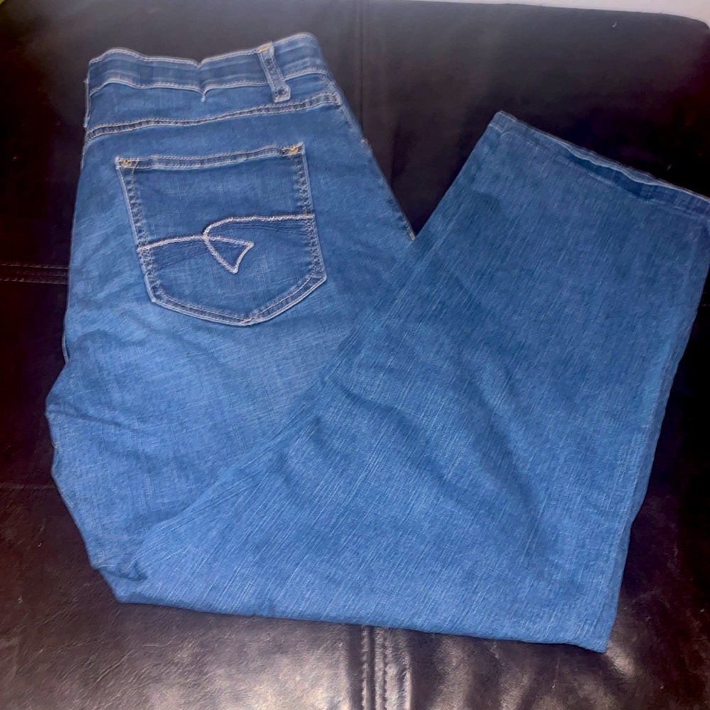 Platinum label jeans size w32xL26 (size 11). Cotton x spandex.
